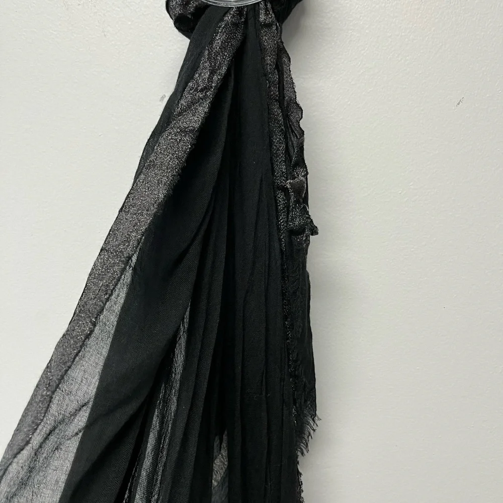 FREE With Bundle of 3! NWT Simply Vera Wang Scarf